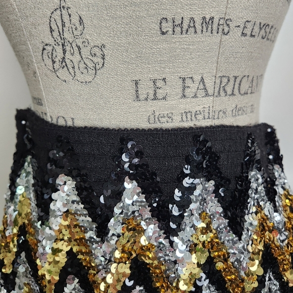 Gold Silver Sequins Highwaisted Pencil Skirt - Picture 5 of 11